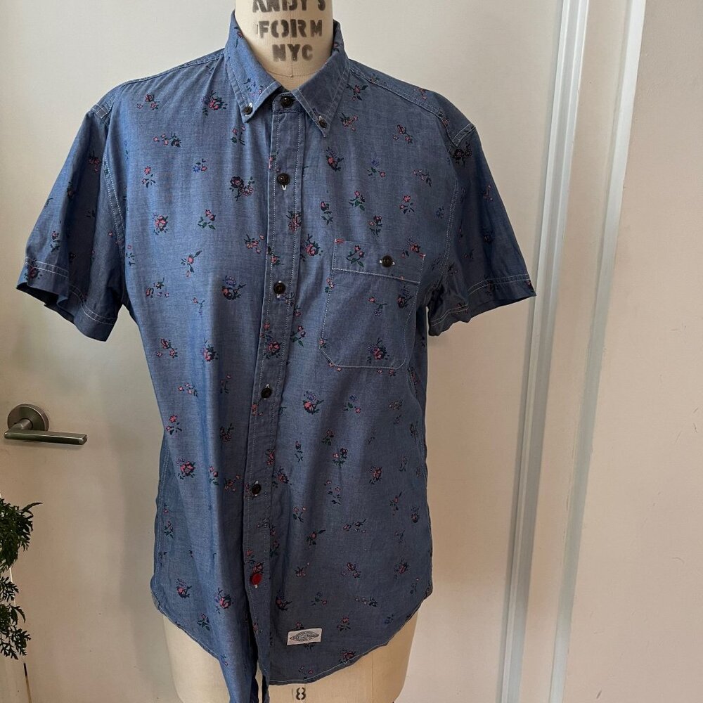 CPO Men's Blue  Floral Short Sleeve Button Down Shirt Size Medium